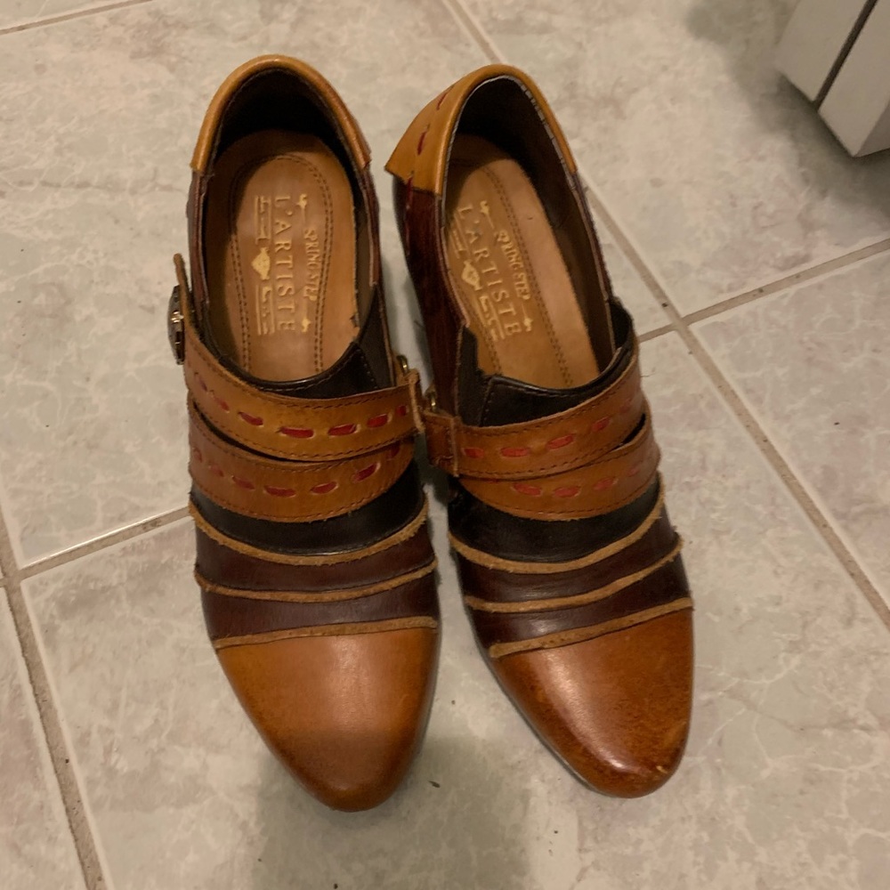 Beautiful Leather and very comfortable shoes.